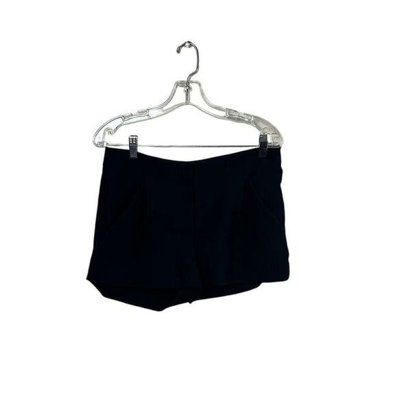 Aritzia Pants - Aritzia Wilfred Black Shorts size 6